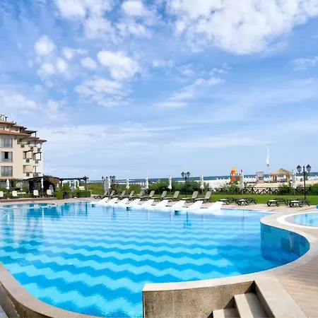 Oasis Luxury 로제넷츠
